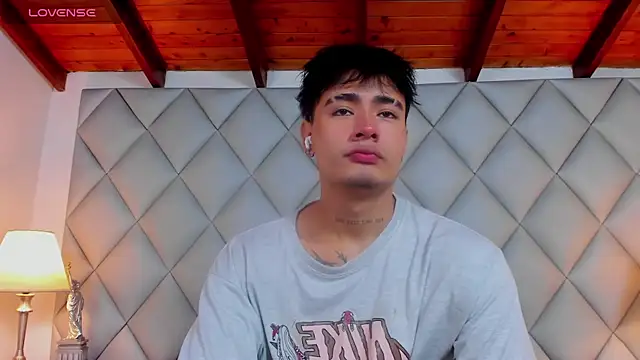 Clement Reyes online show from November 30, 2025, 3:13 pm