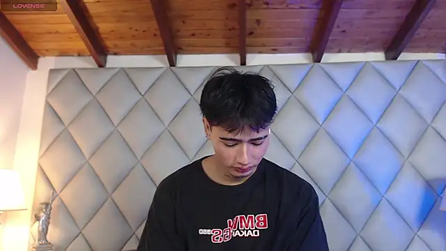 Clement Reyes online show from November 2, 2025, 1:16 pm