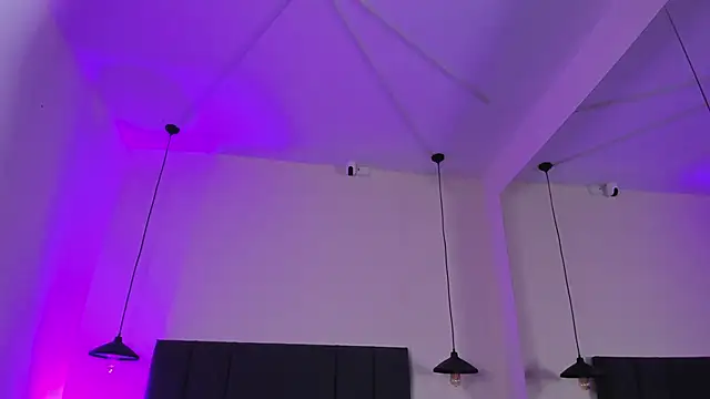 SabrinaV  online show from November 8, 2025, 11:25 am