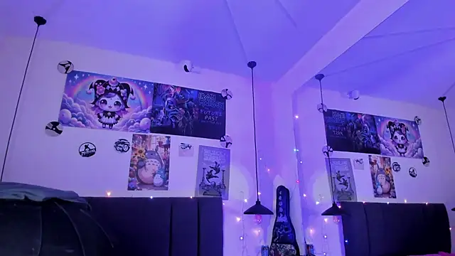 SabrinaV  online show from May 25, 2026, 11:20 am