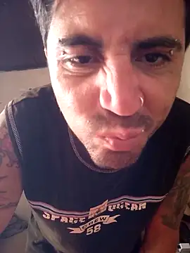 Snapshot of Lionardovssf35 chatting on December 4, 2025, 3:44 pm Lionardovssf35 online show from December 4, 2025, 3:44 pm