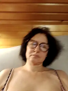 vikimoon11 online show from October 8, 2025, 5:57 pm