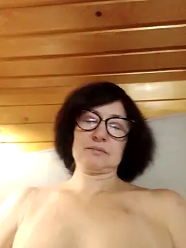 vikimoon11 online show from October 9, 2025, 12:49 pm