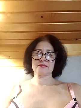 vikimoon11 online show from October 24, 2025, 1:32 pm