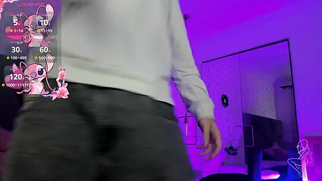 meganandtylerr19 online show from November 30, 2025, 12:17 pm