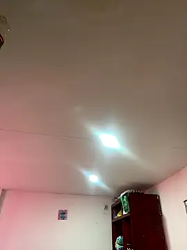 Snapshot of cata_bloom chatting on October 11, 2025, 12:50 pm cata bloom online show from October 11, 2025, 12:50 pm