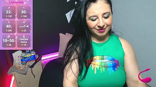 Snapshot of AgataThompson_ chatting on September 26, 2025, 7:43 pm AgataThompson online show from September 26, 2025, 7:43 pm