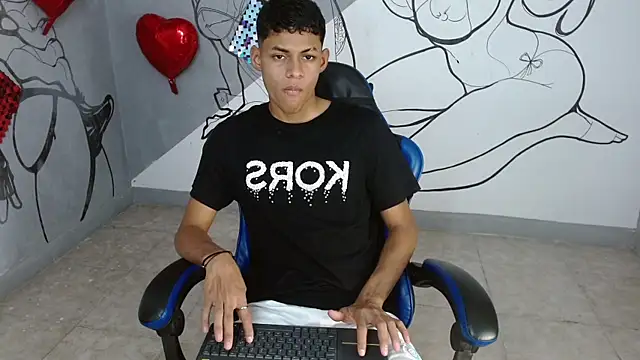 Snapshot of deivid_bigcock1 chatting on September 25, 2025, 12:16 am deivid bigcock1 online show from September 25, 2025, 12:16 am