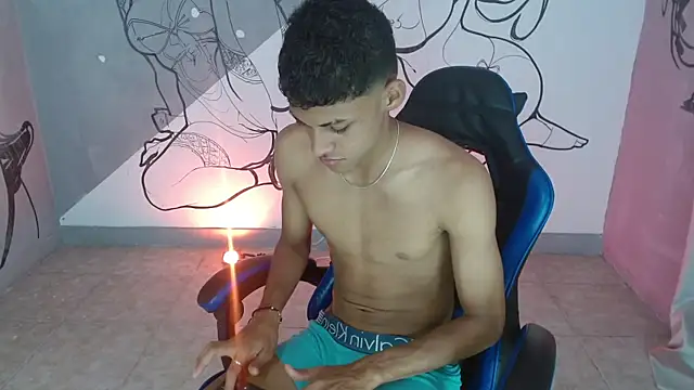 Snapshot of deivid_bigcock1 chatting on October 13, 2025, 12:23 am deivid bigcock1 online show from October 13, 2025, 12:23 am