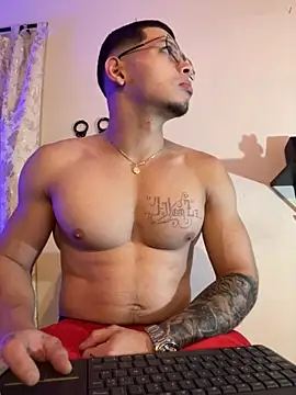 Snapshot of Matt_your_master_ chatting on October 30, 2025, 10:57 am Matt your master online show from October 30, 2025, 10:57 am