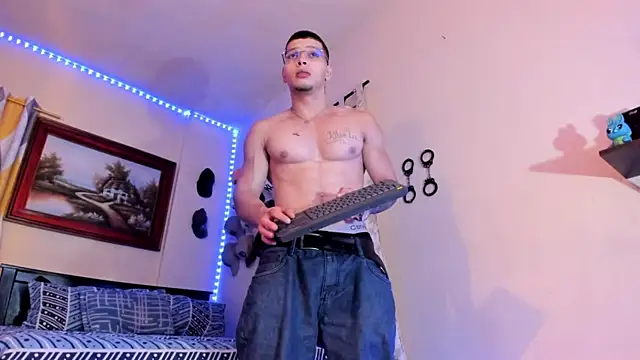 Snapshot of Matt_your_master_ chatting on October 6, 2025, 11:27 pm Matt your master online show from October 6, 2025, 11:27 pm