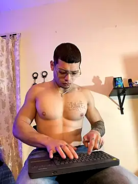 Snapshot of Matt_your_master_ chatting on October 25, 2025, 10:47 am Matt your master online show from October 25, 2025, 10:47 am