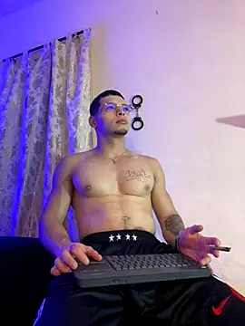 Snapshot of Matt_your_master_ chatting on October 27, 2025, 3:51 am Matt your master online show from October 27, 2025, 3:51 am