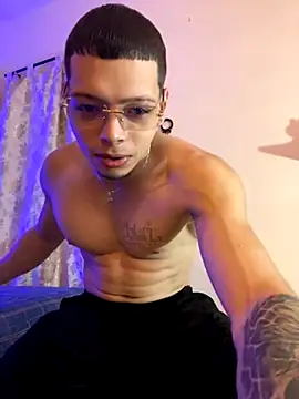 Snapshot of Matt_your_master_ chatting on October 23, 2025, 10:14 am Matt your master online show from October 23, 2025, 10:14 am