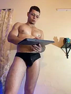 Snapshot of Matt_your_master_ chatting on October 17, 2025, 12:07 pm Matt your master online show from October 17, 2025, 12:07 pm