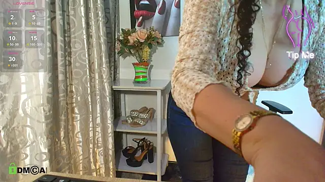 Lina 444 online show from October 25, 2025, 11:05 pm