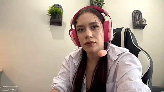 Snapshot of AdrianaRudin chatting on September 19, 2025, 6:28 am AdrianaRudin online show from September 19, 2025, 6:28 am
