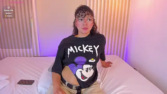 rossvega online show from November 13, 2025, 8:46 pm