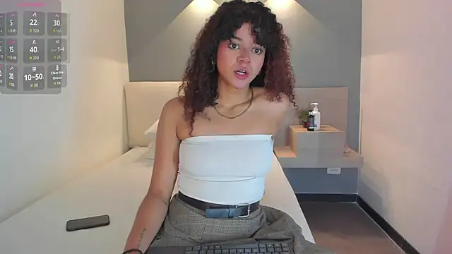 Snapshot of rossvega chatting on October 12, 2025, 8:10 pm rossvega online show from October 12, 2025, 8:10 pm