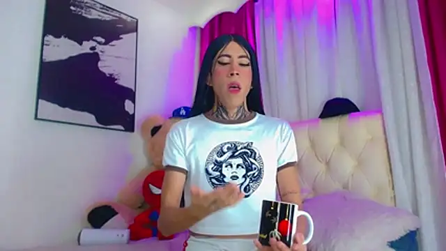 Julia Bulette1 online show from February 11, 2026, 1:44 pm