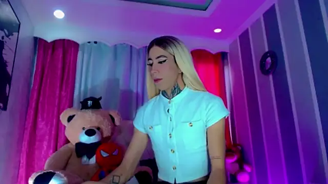 Julia Bulette1 online show from March 27, 2026, 1:12 pm