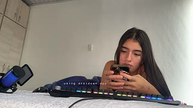 Snapshot of vipxxx2 chatting on October 19, 2025, 4:21 pm vipxxx2 online show from October 19, 2025, 4:21 pm