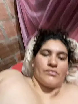 lunasexyhot18 online show from October 27, 2025, 9:38 pm