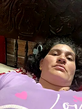 lunasexyhot18 online show from September 29, 2025, 10:26 pm