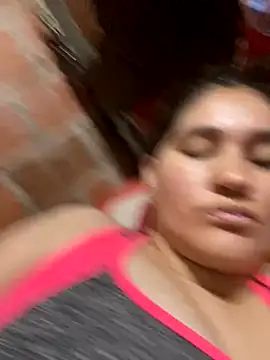 lunasexyhot18 online show from October 17, 2025, 6:32 pm