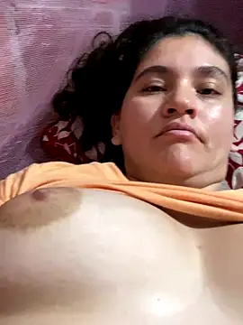 lunasexyhot18 online show from September 26, 2025, 4:14 pm