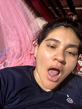 lunasexyhot18 online show from October 2, 2025, 3:48 pm