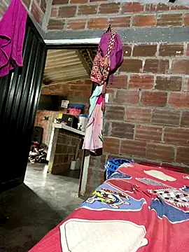 lunasexyhot18 online show from September 23, 2025, 7:10 pm