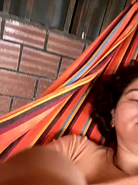 lunasexyhot18 online show from October 15, 2025, 4:48 pm