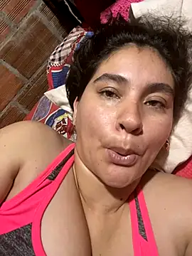 lunasexyhot18 online show from October 11, 2025, 6:42 pm