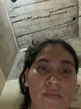 lunasexyhot18 online show from September 22, 2025, 5:19 pm