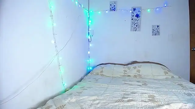 little onixx online show from April 7, 2026, 11:45 am