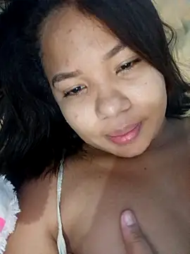 Snapshot of little_onixx chatting on November 14, 2025, 1:04 pm little onixx online show from November 14, 2025, 1:04 pm