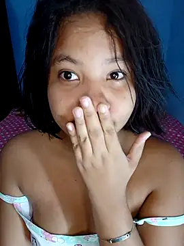 Snapshot of little_onixx chatting on November 6, 2025, 11:58 am little onixx online show from November 6, 2025, 11:58 am