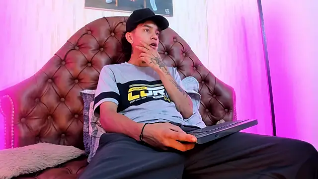 noah blake0 online show from October 25, 2025, 12:54 am