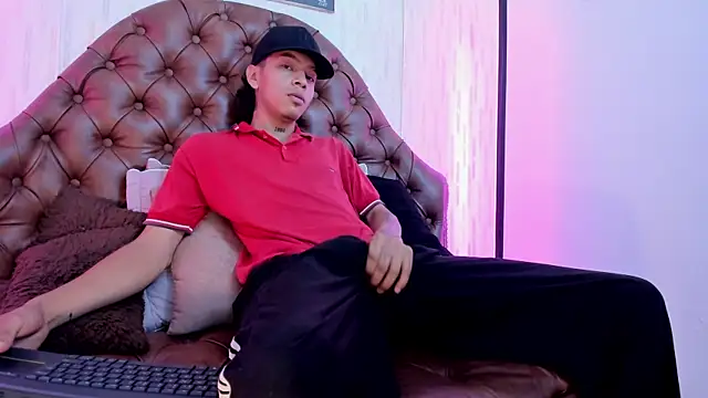 noah blake0 online show from October 3, 2025, 2:37 am