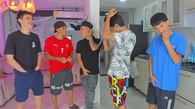 Snapshot of Houseofwarrios chatting on October 21, 2025, 5:18 am Houseofwarrios online show from October 21, 2025, 5:18 am