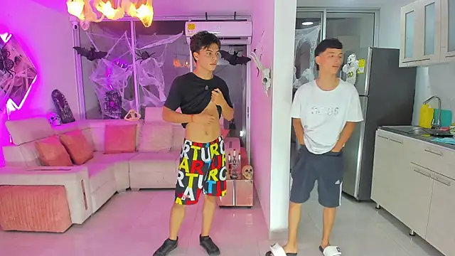 Snapshot of Houseofwarrios chatting on October 7, 2025, 4:57 am Houseofwarrios online show from October 7, 2025, 4:57 am