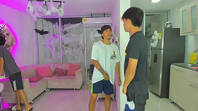 Snapshot of Houseofwarrios chatting on September 28, 2025, 5:25 am Houseofwarrios online show from September 28, 2025, 5:25 am