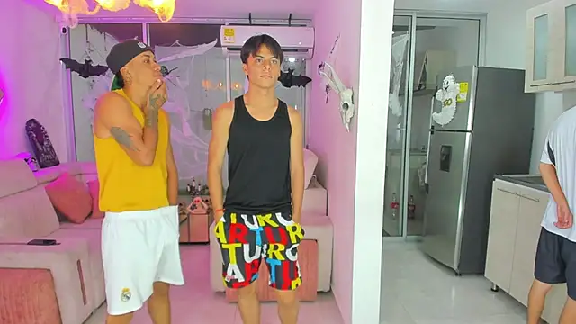 Snapshot of Houseofwarrios chatting on October 6, 2025, 5:41 am Houseofwarrios online show from October 6, 2025, 5:41 am