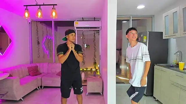 Snapshot of Houseofwarrios chatting on September 20, 2025, 5:45 am Houseofwarrios online show from September 20, 2025, 5:45 am