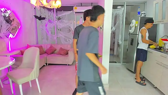 Snapshot of Houseofwarrios chatting on September 26, 2025, 5:25 am Houseofwarrios online show from September 26, 2025, 5:25 am