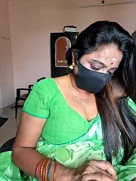 Snapshot of queendivya chatting on July 19, 2026, 6:22 am queendivya online show from July 19, 2026, 6:22 am