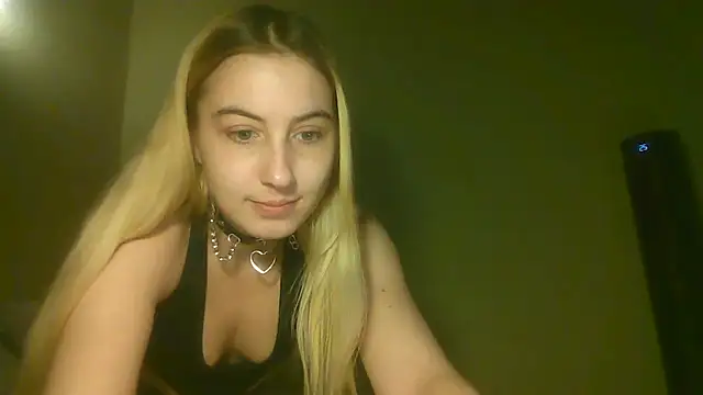 Snapshot of xincognito666x chatting on October 27, 2025, 3:35 pm xincognito666x online show from October 27, 2025, 3:35 pm