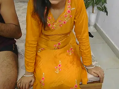 Lovelyy-couple online show from November 23, 2025, 12:26 pm