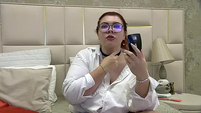 EmilyStevens online show from September 22, 2025, 2:01 pm